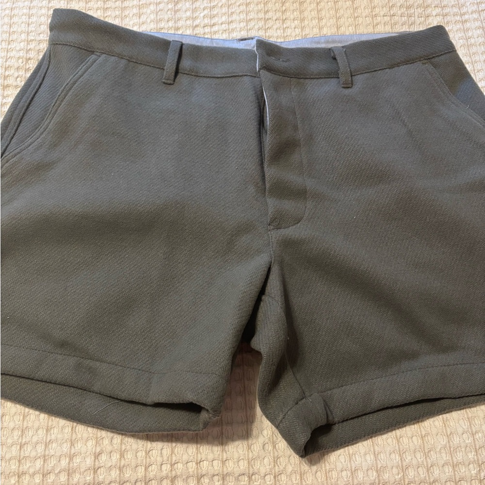 Chubbies Men's Charcoal Flat Front Shorts NBW size 34